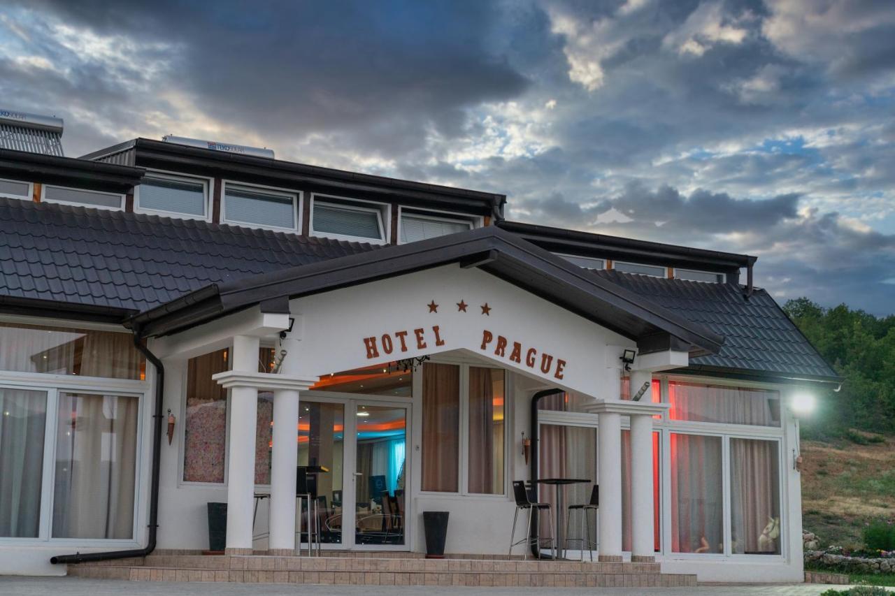 Complex Praga Hotel Gorno Lakocerej Kültér fotó