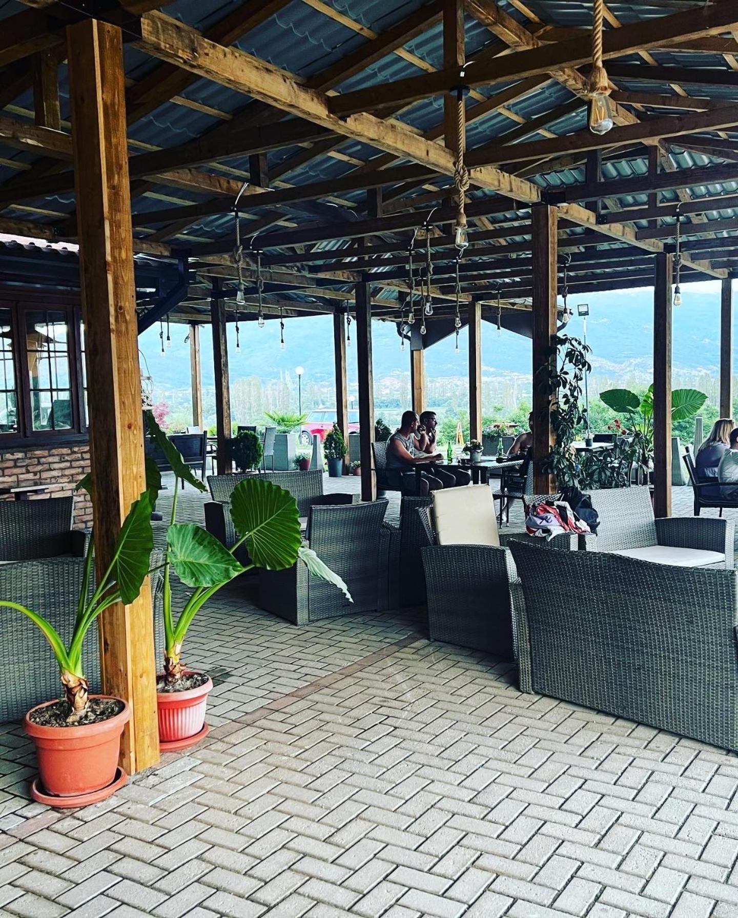 Complex Praga Hotel Gorno Lakocerej Kültér fotó